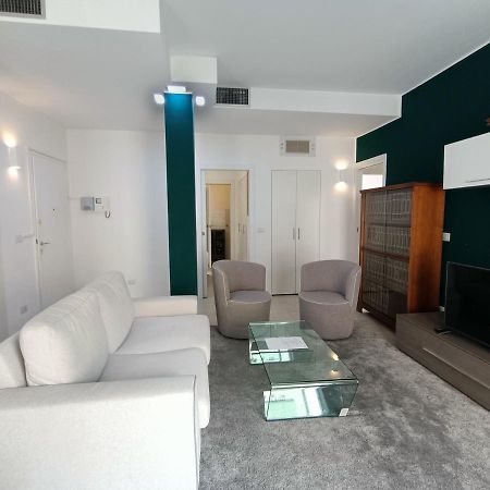 Joivy Elegant Flat For 6 With 2 Balconies Διαμέρισμα Μιλάνο Εξωτερικό φωτογραφία